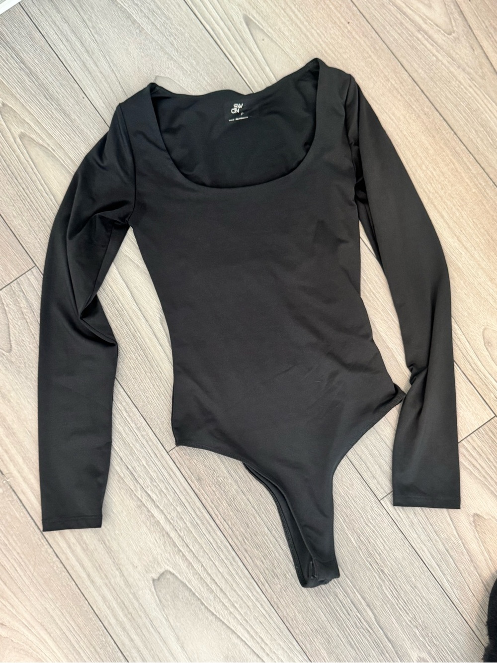 Urban Outfitters Women's Black Long Sleeve Scoop Neck Bodysuit - Picture 2 of 2
